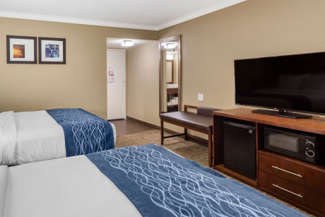 Comfort Inn Sunnyvale - 2 Queen Beds Accessible - Non Smoking | Flat Screen TV